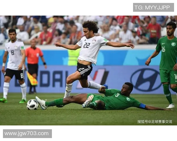 掌握足球简单过人技巧轻松突破防守提升比赛表现